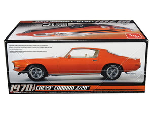 AMT - Skill 2 Model Kit 1970 1/2 Chevrolet Camaro Z/28 1/25 Scale Model — Plastic model kit
