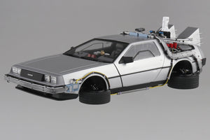 Back to the Future Part II DeLorean Time Machine 1:24 Scale Model Kit