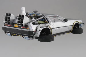 Back to the Future Part II DeLorean Time Machine 1:24 Scale Model Kit