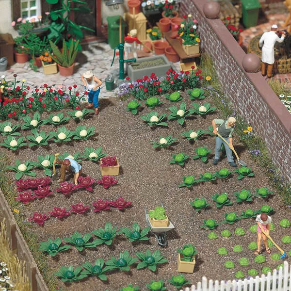 Black Forest® Hobby Supply Co Busch 1213 HO Scale Cabbage & Lettuce -- Kit — HO Scale Scenery > Busch