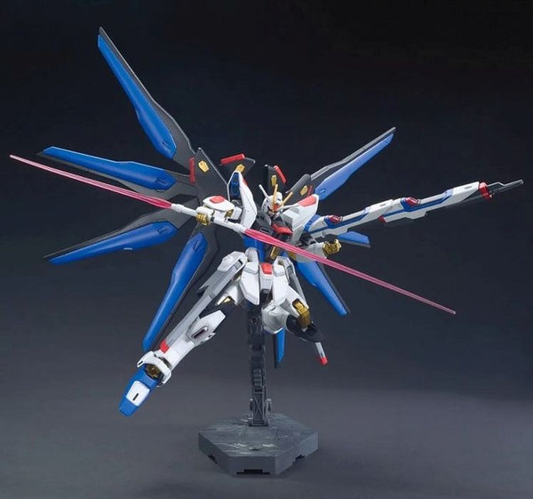 #201 Strike Freedom Gundam "Gundam SEED Destiny", Bandai