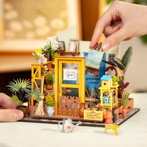 Rolife - Cathy's Flower House DIY Miniature House DG104