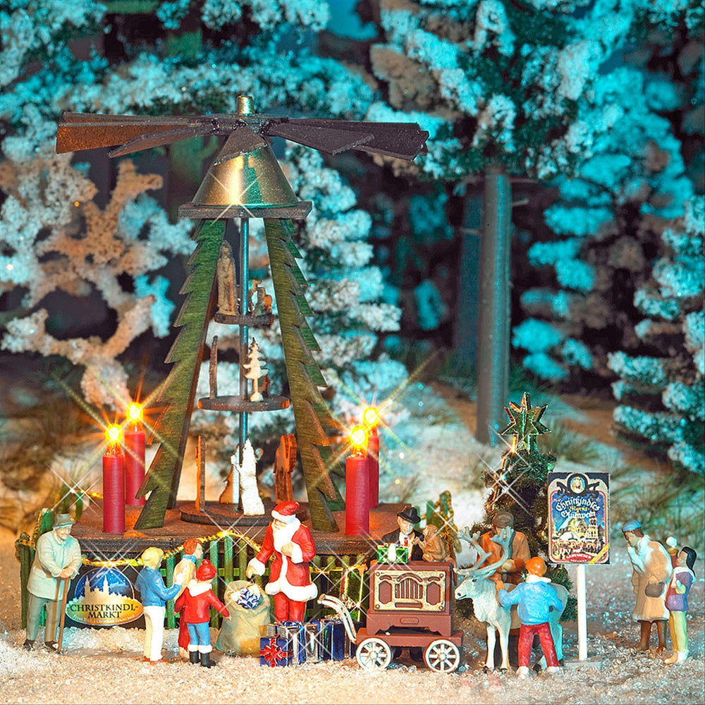 Busch 1415 HO Scale Christmas Pyramid Display Kit