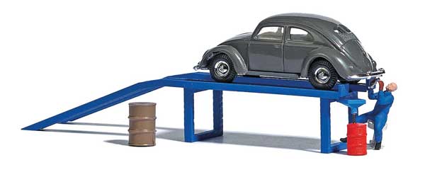 Black Forest® Hobby Supply Co Busch 7829 HO Scale Oil Change Ramp, VW Old Beetle, Barrels, Figure — HO Scale Scenery > Busch