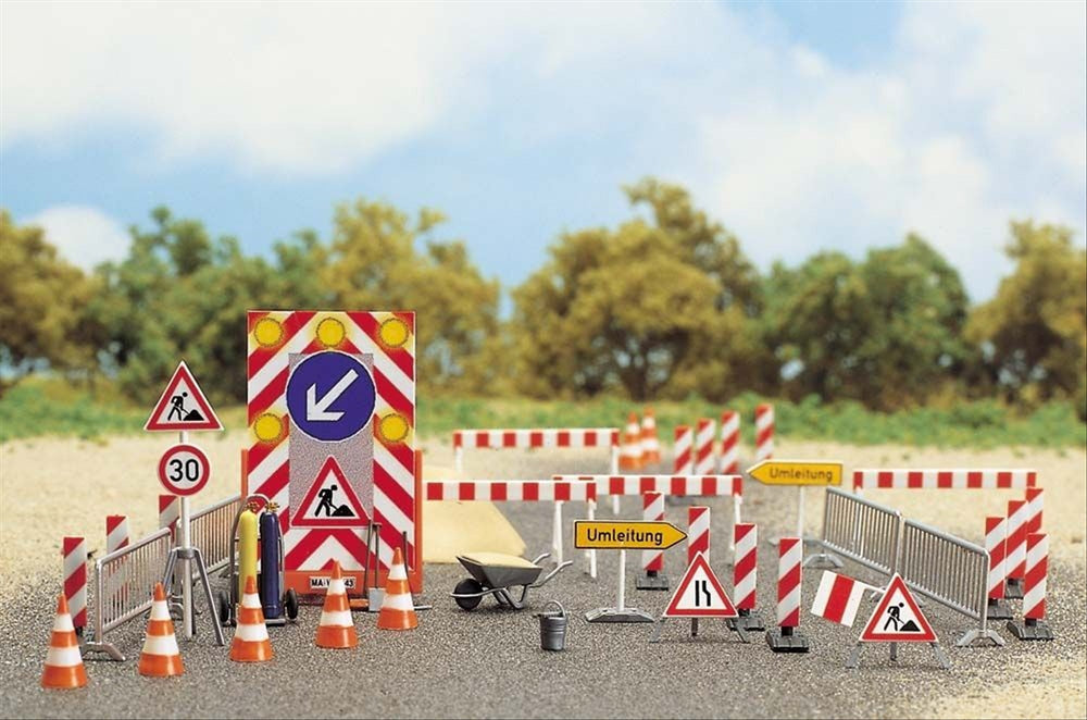 Busch 6048 HO Scale Road Construction Site Accessory Set