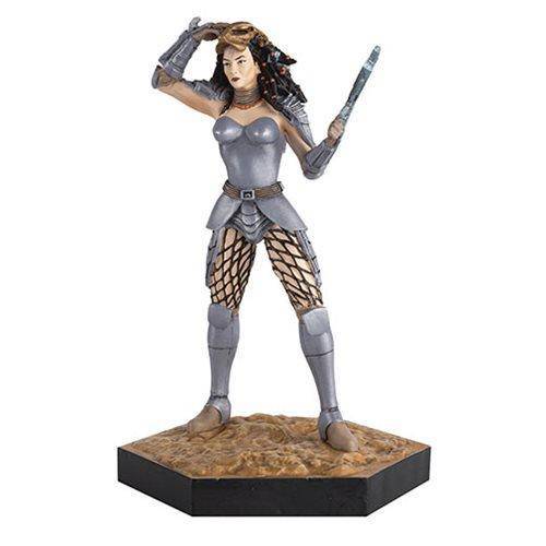 ToyShnip Eaglemoss Alien and Predator Machiko Naguchi from AVP War Figure with Collector Magazine — Toys & Games