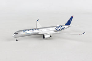 Black Forest® Hobby Supply Co Herpa Wings HE532693 Vietnam A350-900 1/500 Skyteam — 1:500 Commercial Aircraft Desktop Models