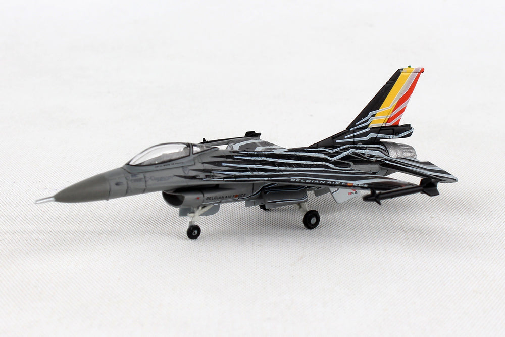 Black Forest® Hobby Supply Co Herpa Wings HE558990 Belgian Af Solo Display Team F-16Am 1/200 — Military Desktop Models >