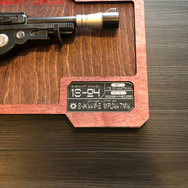 CCHobbyFun IB-94 Blaster Wood Wall Mount — Plaque