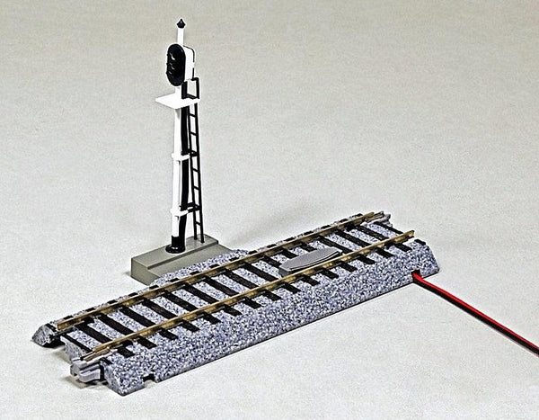 Kato 2601 HO Scale 3-Color Automatic Signal Train Scenery
