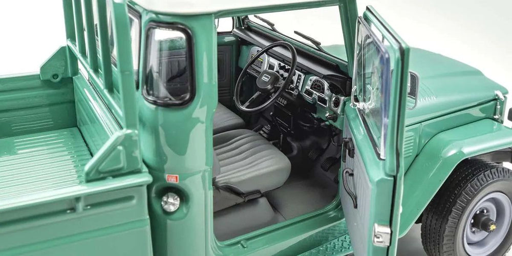 Kyosho 1/18 Scale Toyota Land Cruiser 40 Pickup Fashion Green Model