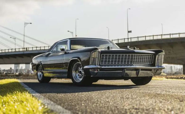 Kyosho 1/10 EP 4WD Fazer Mk2 FZ02L Readyset 1965 Buick Riviera, Regal Black