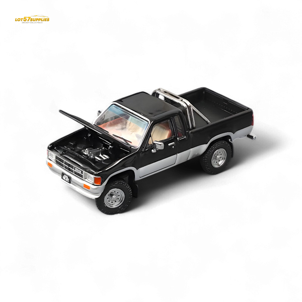 GCD Toyota Hilax SR5 in Black silver 1:64 KS-062-515