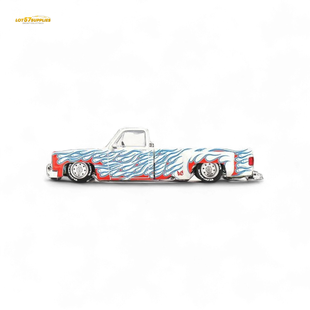 Mini GT x Kaido House Chevrolet Silverado DUALLY on Fire V2 1:64 KHMG157