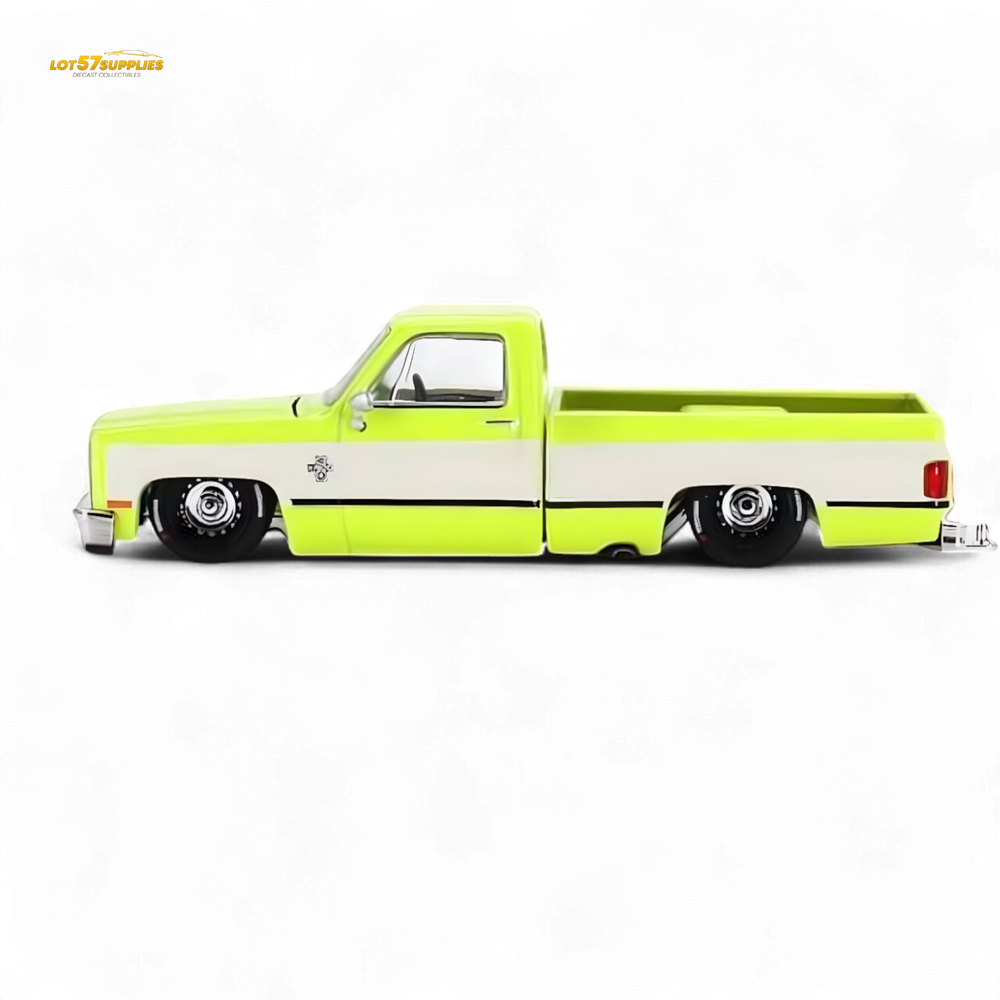 Mini GT x Kaido House Chevrolet Silverado FLO YELLOW 1:64 KHMG112