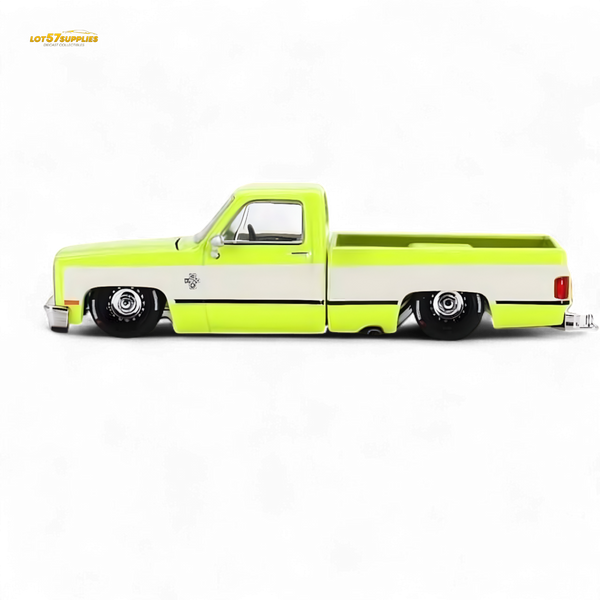 Mini GT x Kaido House Chevrolet Silverado FLO YELLOW 1:64 KHMG112