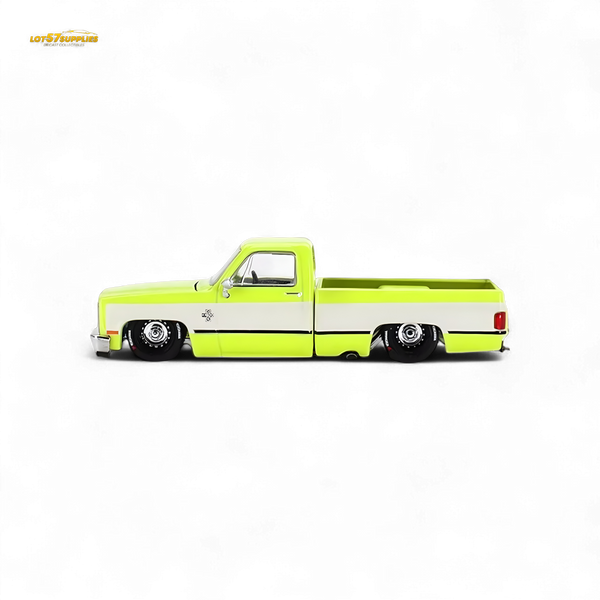 Mini GT x Kaido House Chevrolet Silverado FLO YELLOW 1:64 KHMG112