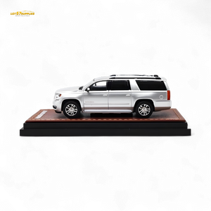 GOC Chevrolet Suburban 2015 - Silver 1:64