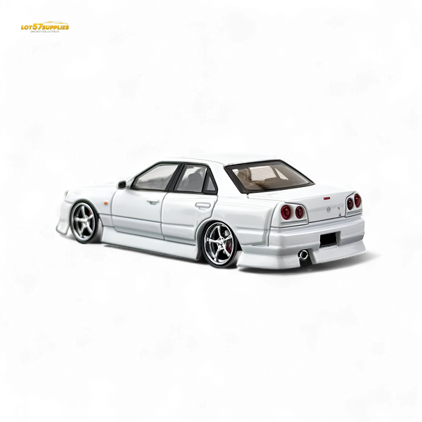 Mortal ER34 SKYLINE URAS Pearl White 1:64