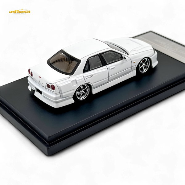 Mortal ER34 SKYLINE URAS Pearl White 1:64