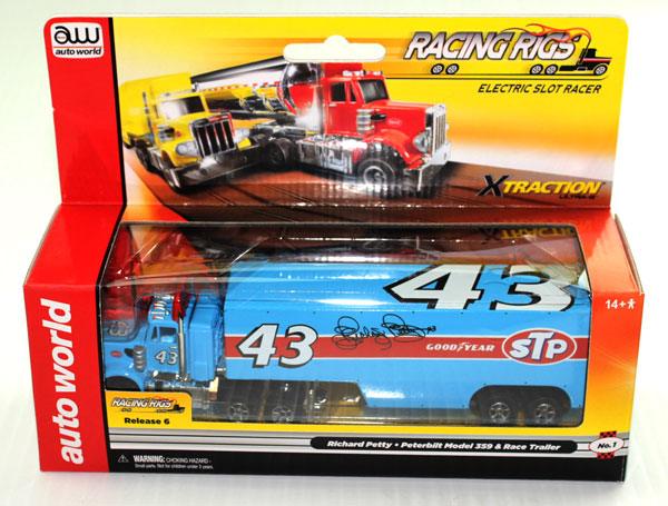 Auto world Richard Petty Racing Rigs Release 6 Peterbilt 359 w/Trailer SC270 Aw