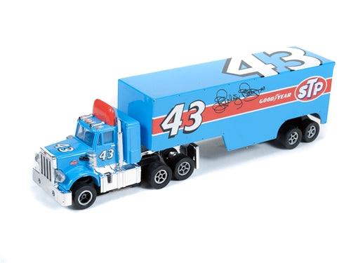 Auto world Richard Petty Racing Rigs Release 6 Peterbilt 359 w/Trailer SC270 Aw