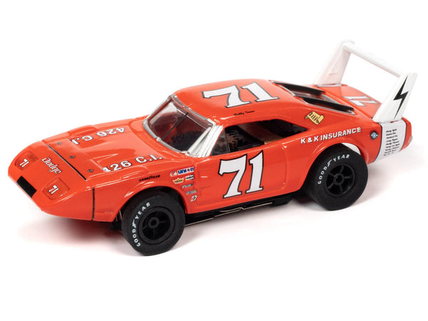 Auto World Xtraction R31 1969 Dodge Daytona Bobby Isaac HO Slot Car SC355