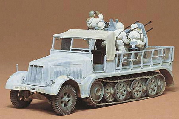 Tamiya 1/35 German 8T Half Track Sdkfz 7/1