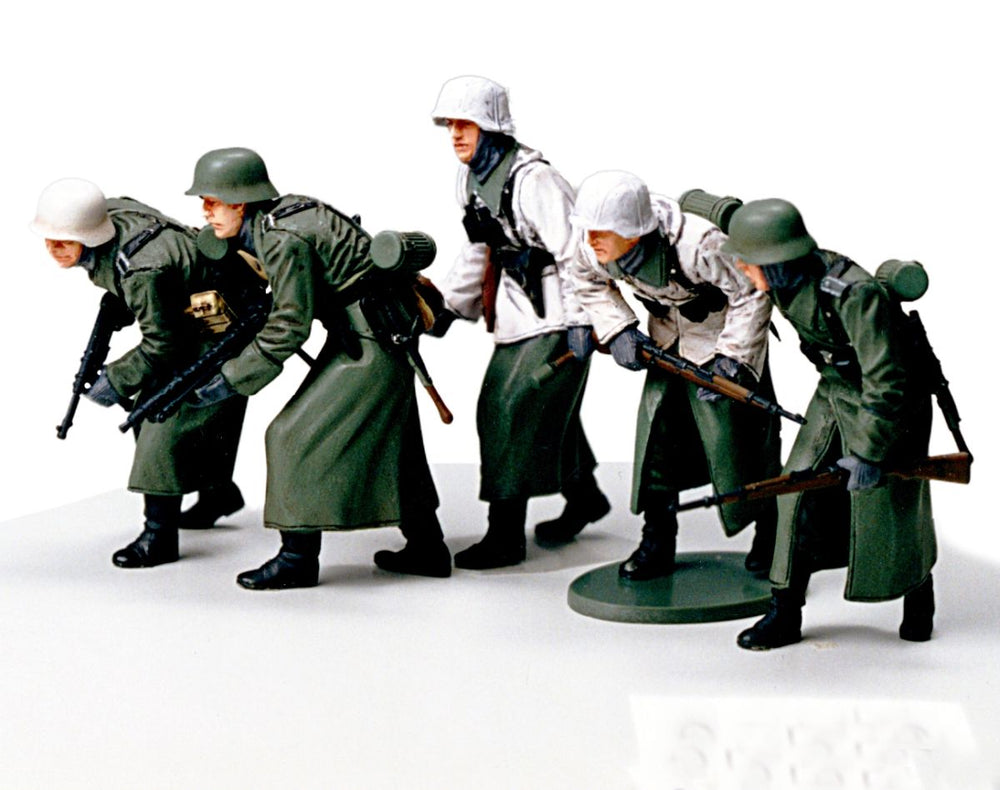 Tamiya German Assault Infantry w/ Winter Gear
