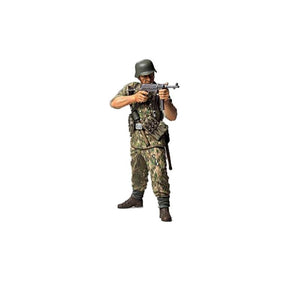 Tamiya 1/16 WWI German Infantryman, Elite Plastic Model