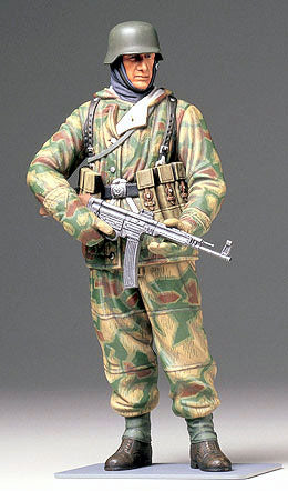 Tamiya 1/16 WWII German Infantryman Plastic Model