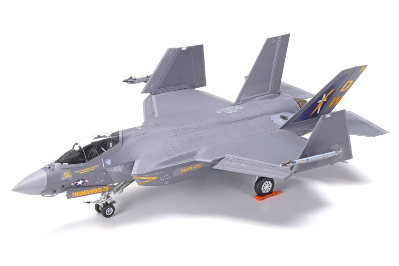 Tamiya 1/72 Lockheed Martin F-35C Lightning II Plastic Model
