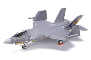Tamiya 1/72 Lockheed Martin F-35C Lightning II Plastic Model