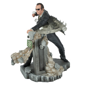 ToyShnip The Matrix Gallery Agent Smith PVC 10-Inch Diorama — Action Figure