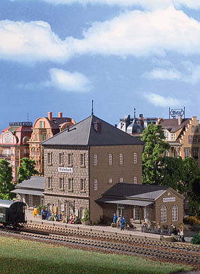 Vollmer 43451 HO Scale Kulmbach Train Station - Kit (Plastic) -- 21-1/4 x 6-1/2 x 8-11/16"  54 x 16.5 x 22cm